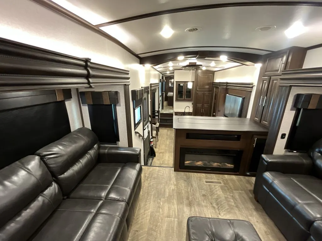 2019 Jayco North Point 385THWS - Photo 4