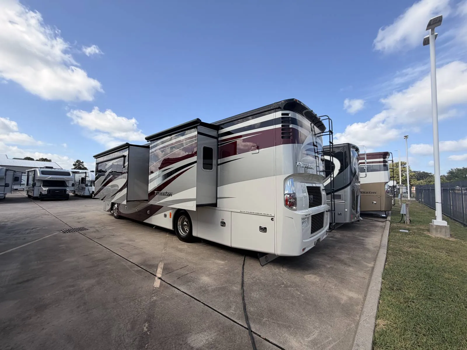 2018 Tiffin Phaeton 37 BH - Photo 3