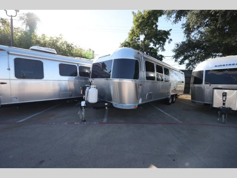 2026 Airstream Globetrotter 30RB - Photo 4
