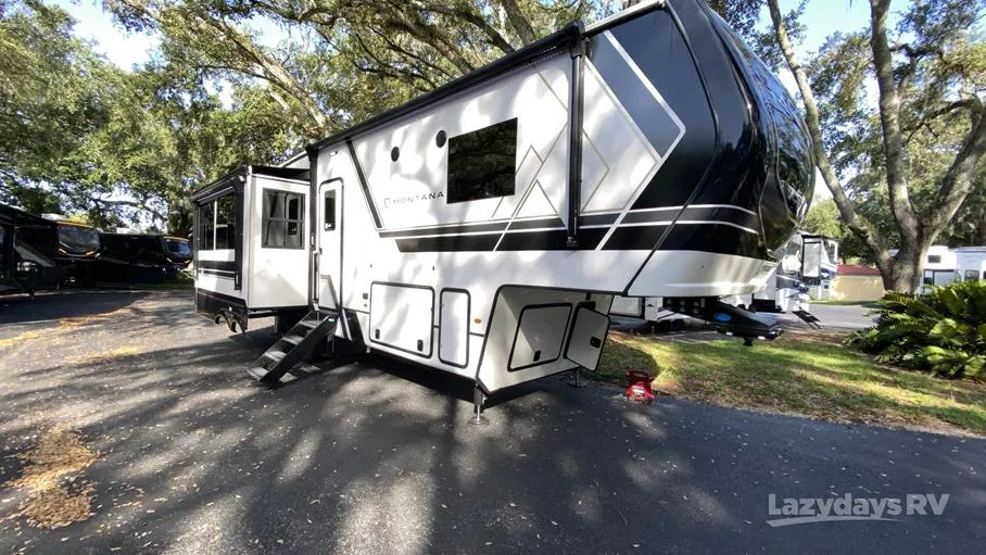 2026 Keystone Montana 3123RL - Photo 2