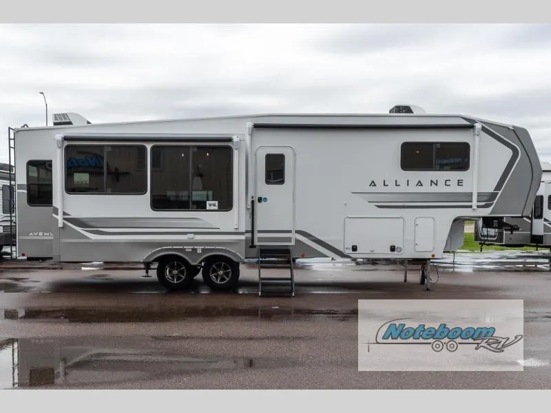 2027 Alliance RV Avenue 32RLS - Photo 2