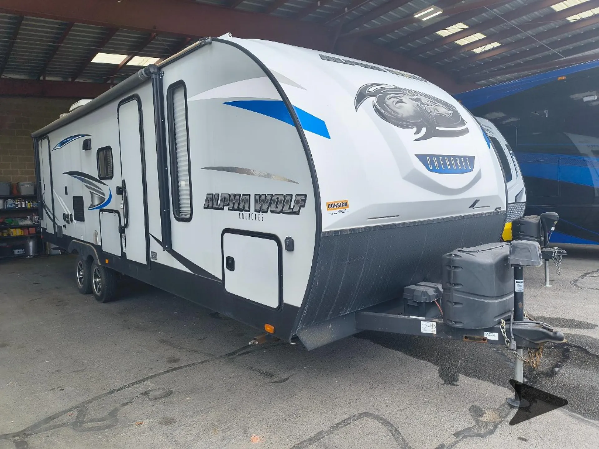 2019 Forest River Cherokee Alpha Wolf 26DBH-L - Photo 2