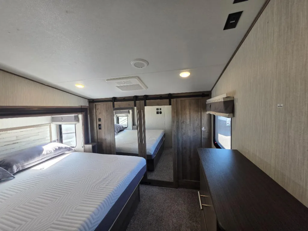 2020 Forest River Sabre 36BHQ, Photos photo 42