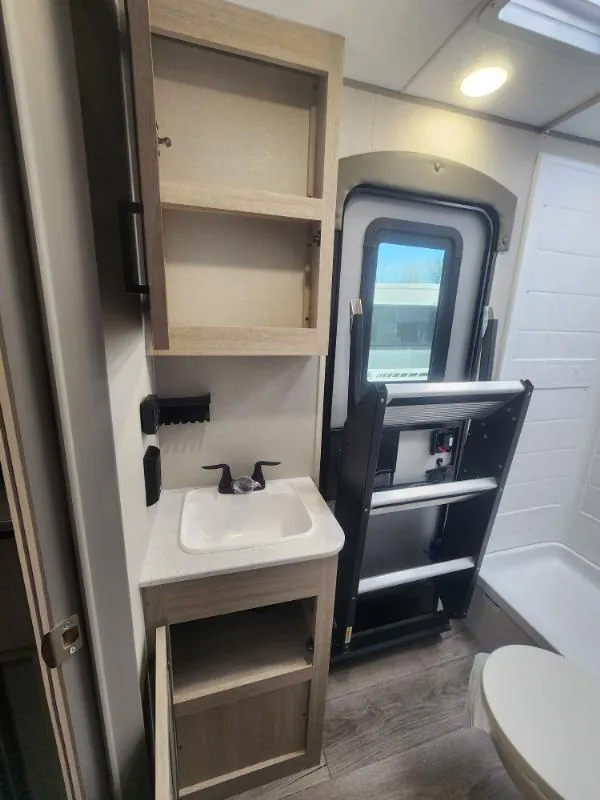 2026 Coachmen Catalina Legacy Edition 273DBHCK, Photos photo 33