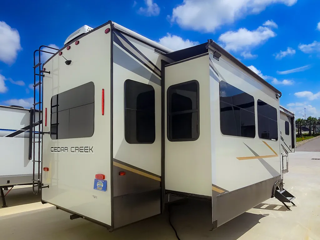 2022 Forest River Cedar Creek 377BH, Photos photo 3