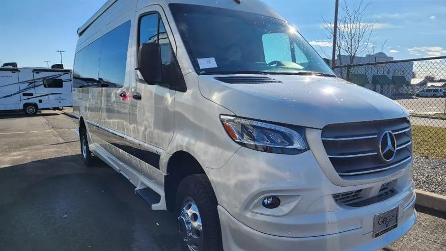 2025 Grech RV Terreno-ion AWD TWIN BED - Photo 2