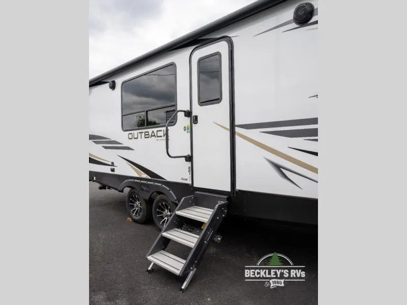 2022 Keystone Outback Ultra-Lite 221UMD - Photo 3