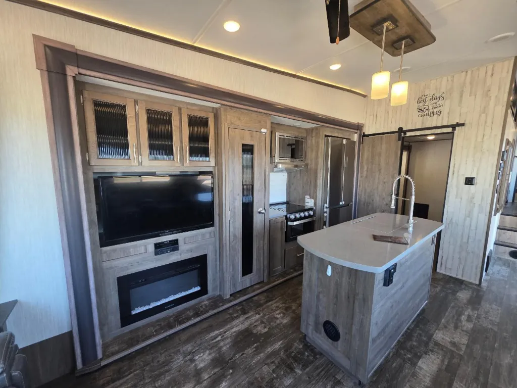 2020 Forest River Sabre 36BHQ, Photos photo 16