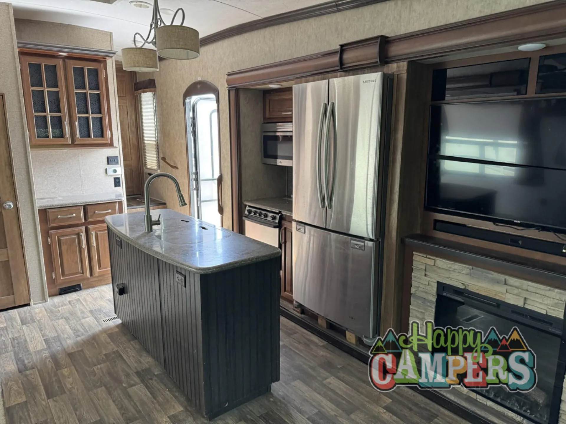2016 Keystone Montana 3160RL - Photo 3