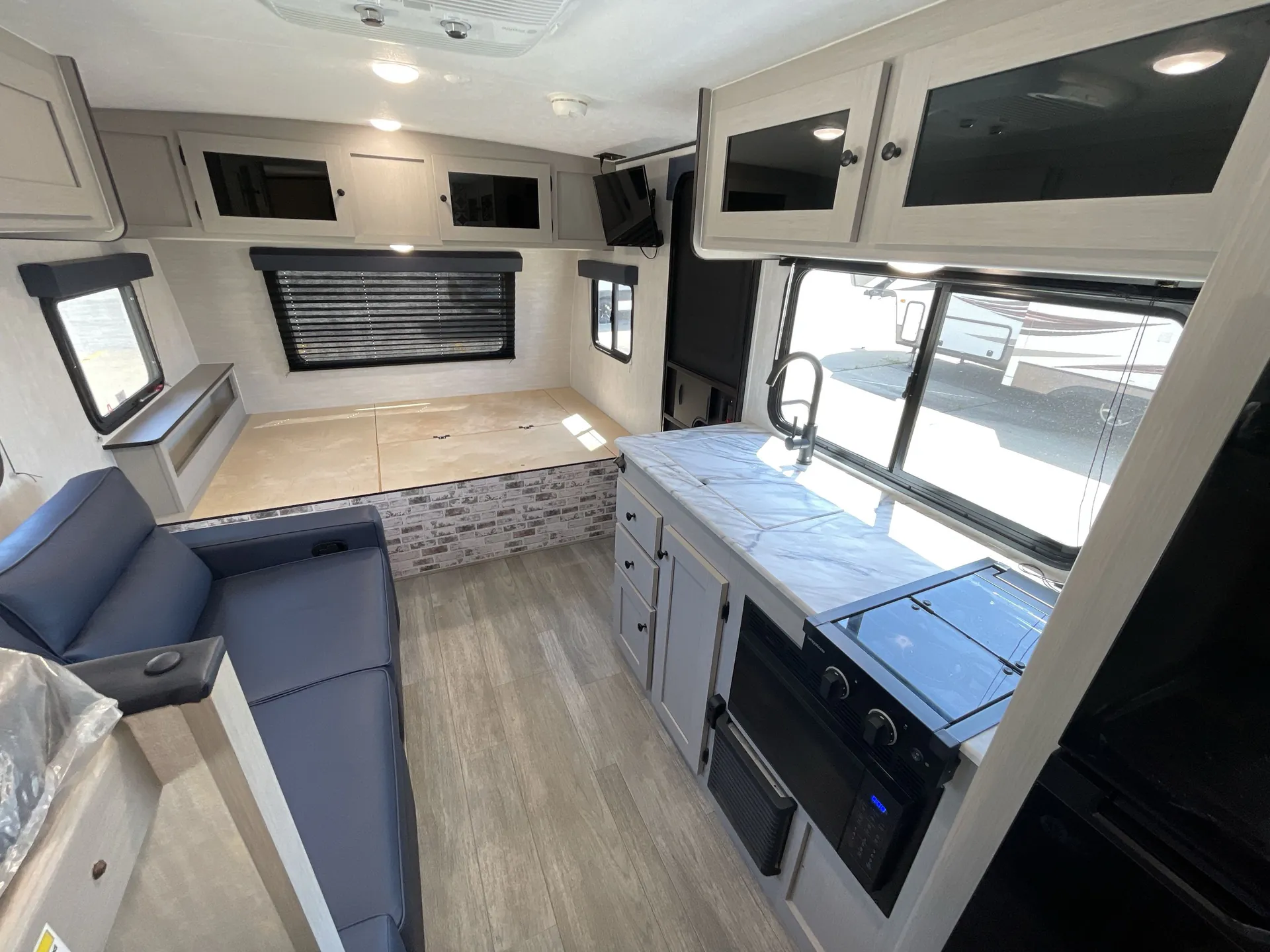 2025 Coachmen Apex Nano 184BH - Photo 4