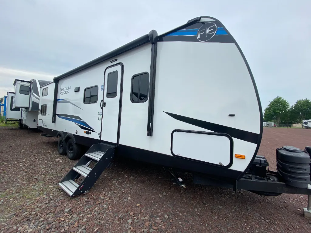 2024 Coachmen Freedom Express Select 29SE, Photos photo 13