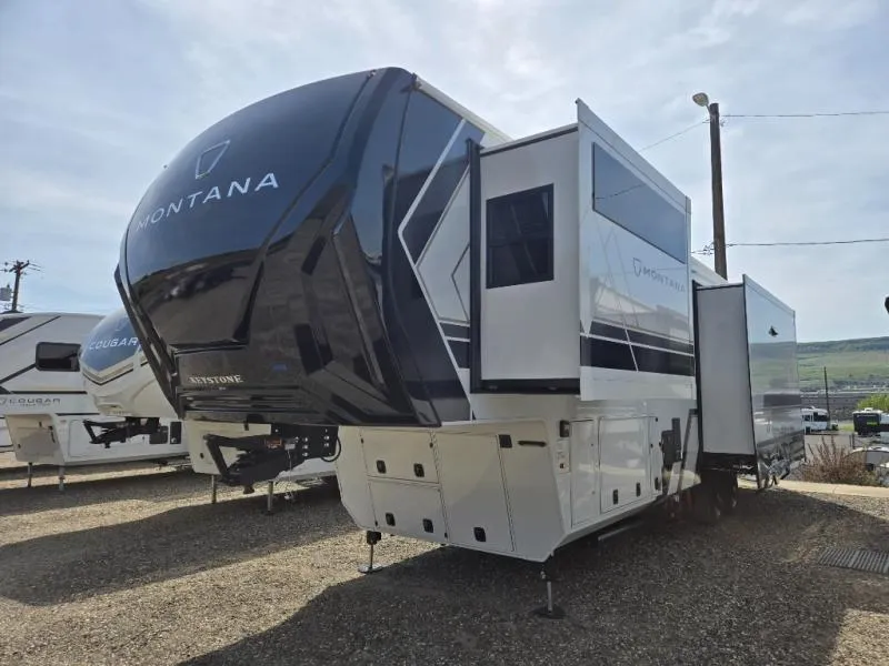 2026 Keystone Montana 3100RL - Photo 4