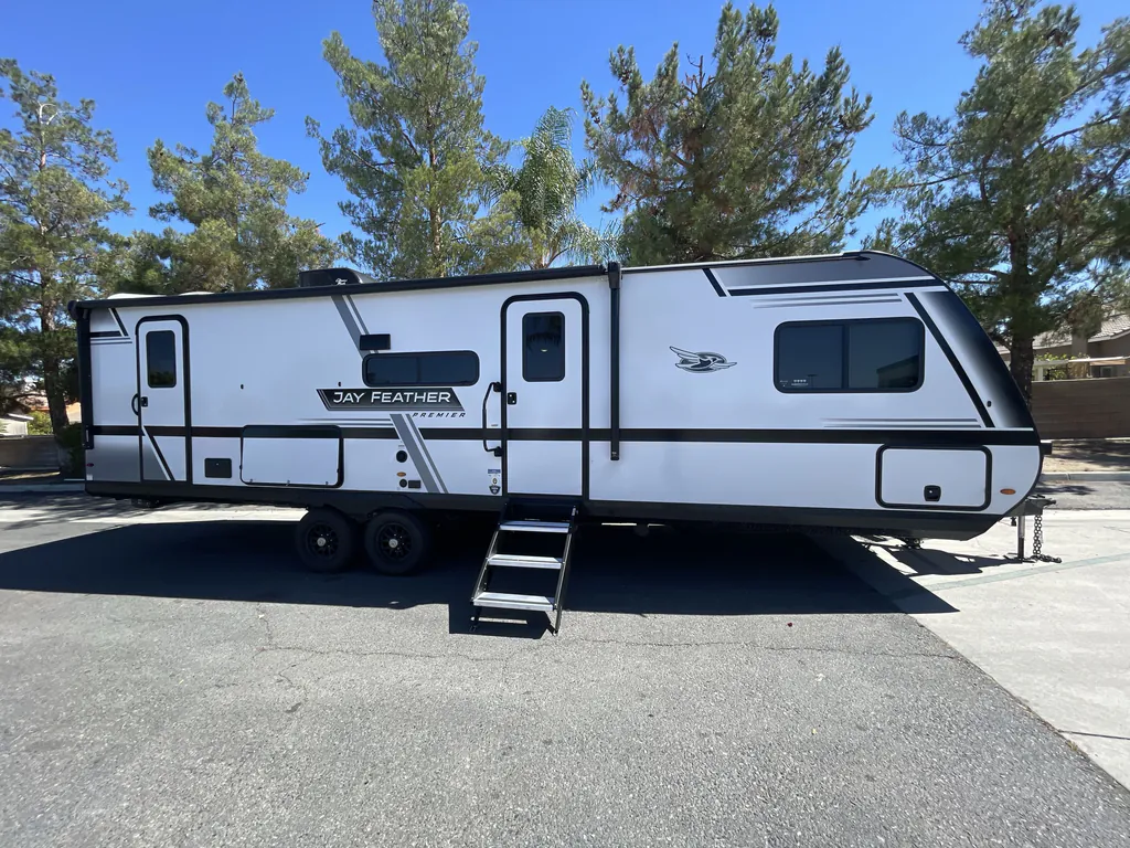 2027 Jayco Jay Feather 29BHB, Photos photo 5