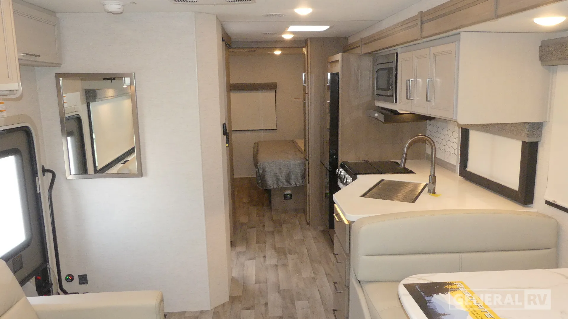 2026 Thor Motor Coach Resonate 30C - Photo 3