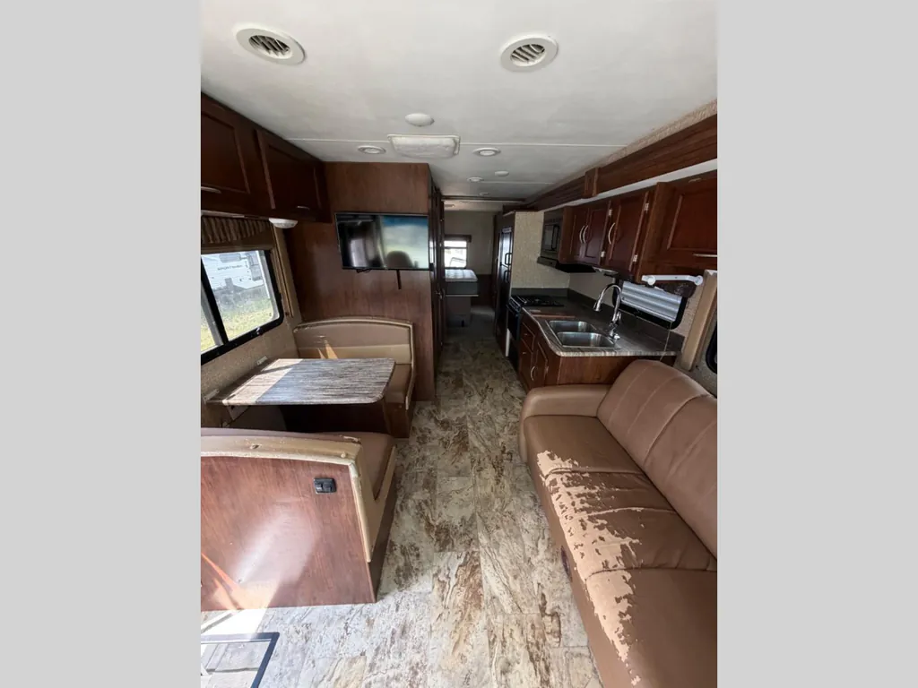 2016 Coachmen Pursuit 30FW, Photos photo 9