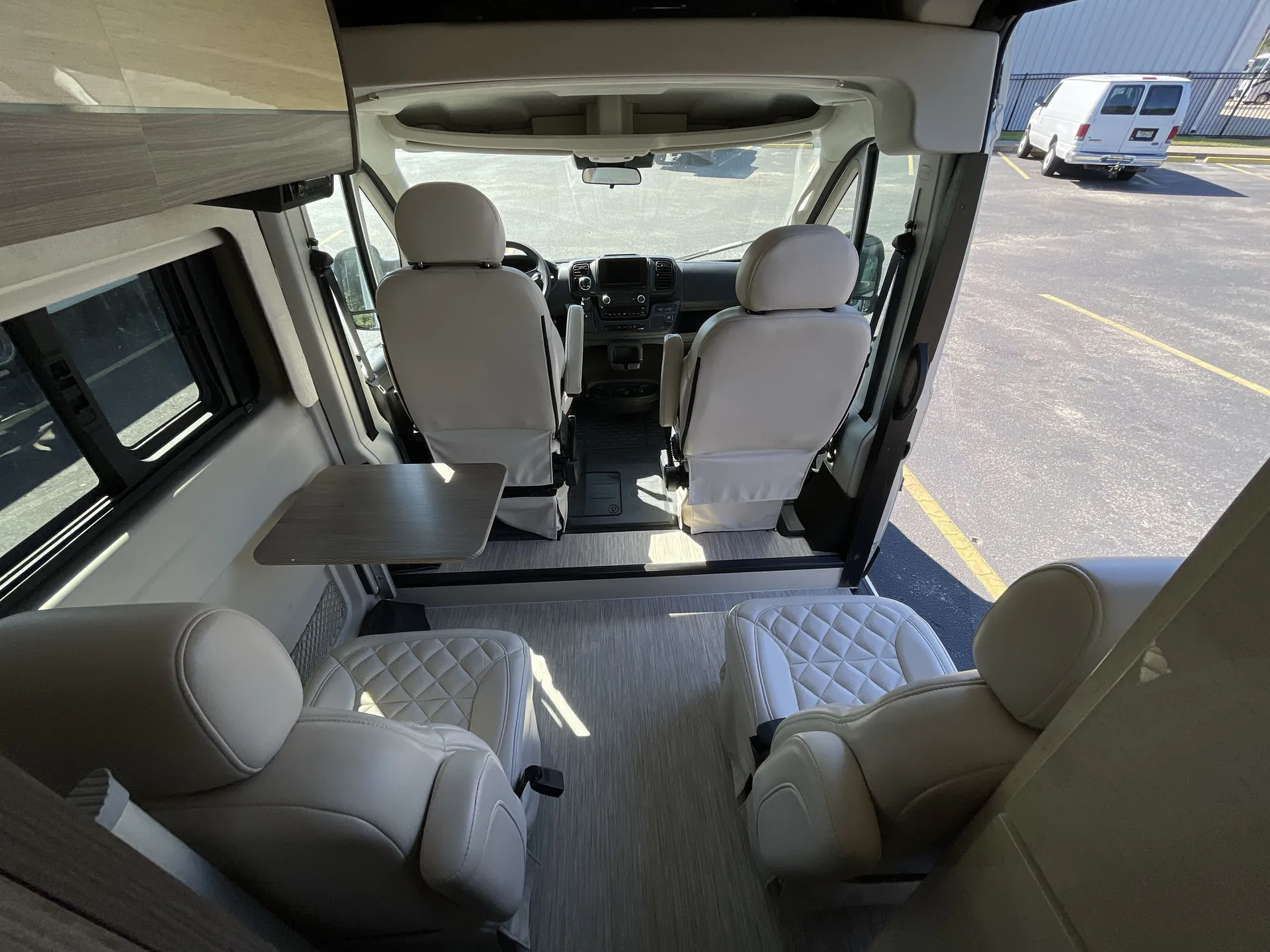 2023 entegra coach Ethos Li 20DL — living area main