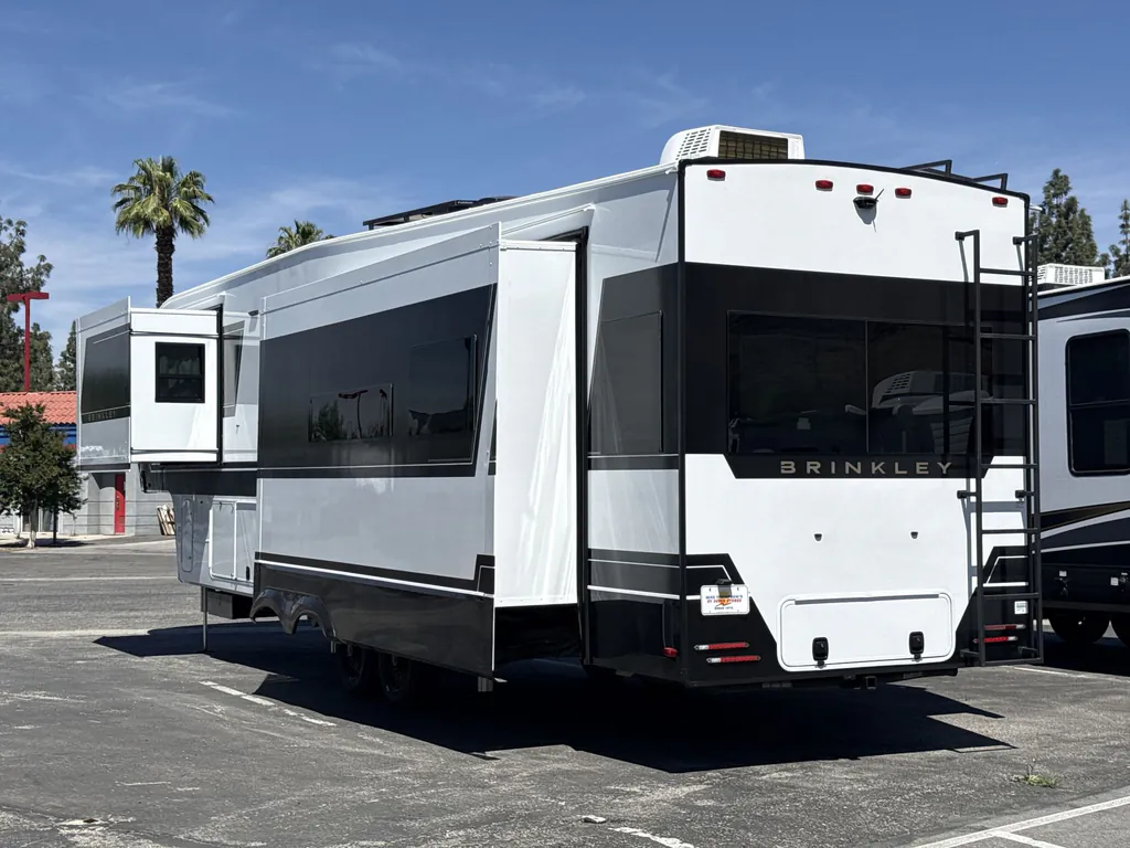 2026 Brinkley Model Z 3600, Photos photo 5