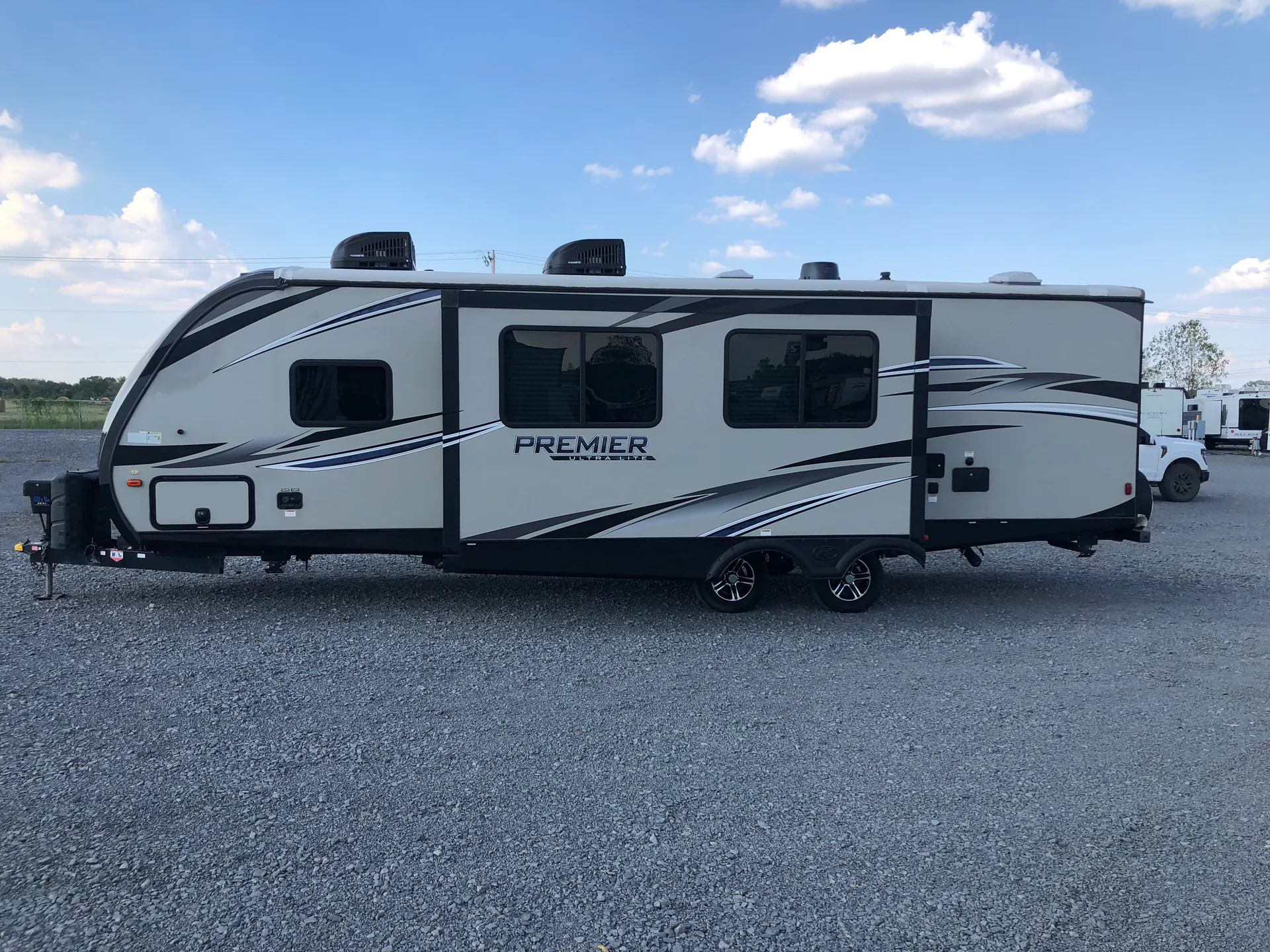 2019 Keystone Premier 29BHPR - Photo 3