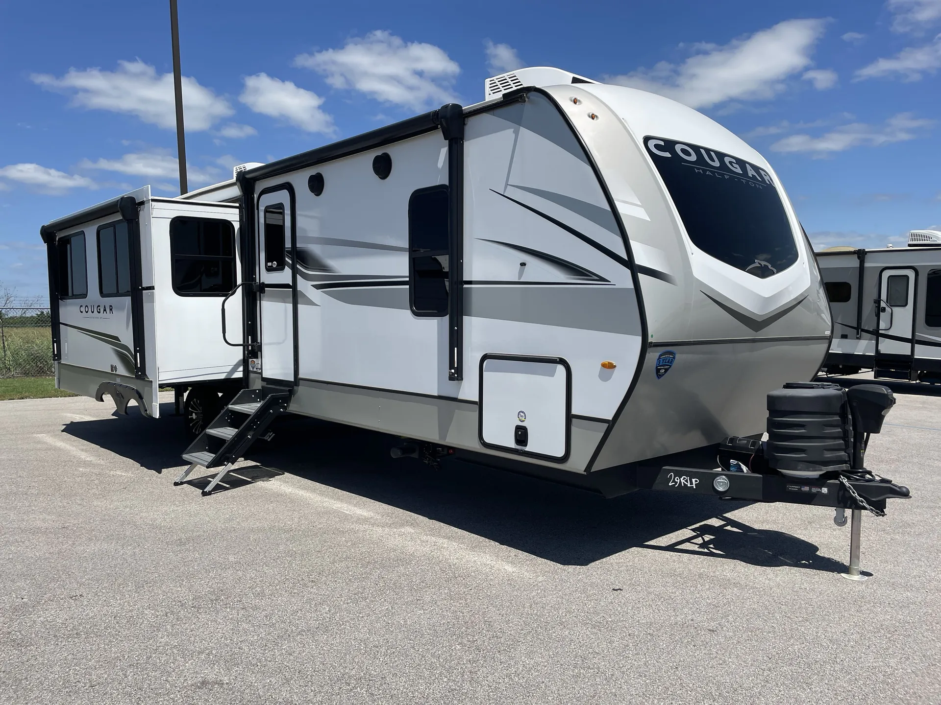2025 Keystone Cougar Half-Ton East 29RLP - Photo 2