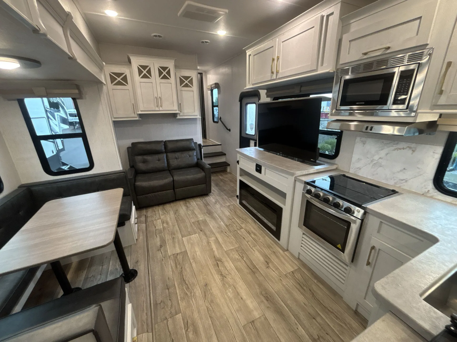 2022 Dutchmen Astoria 2943BHF — living area main