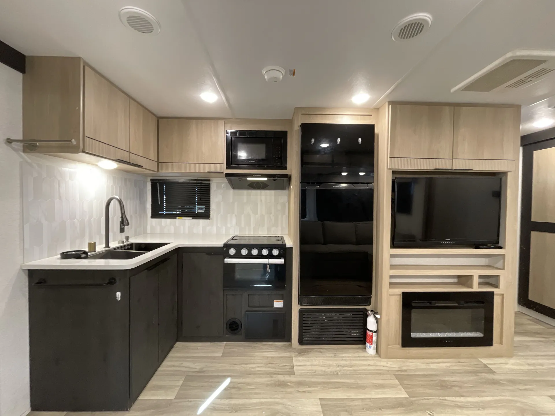 2025 CrossRoads Cruiser Aire 27RBS - Photo 4