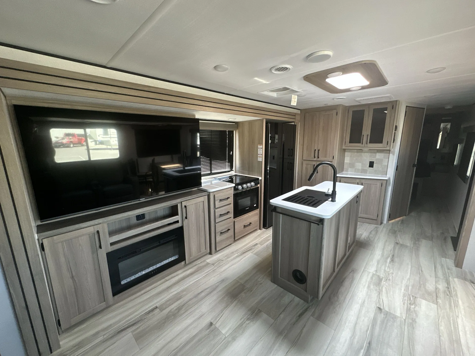 2026 Keystone Coleman Legacy 2950RL — living area main