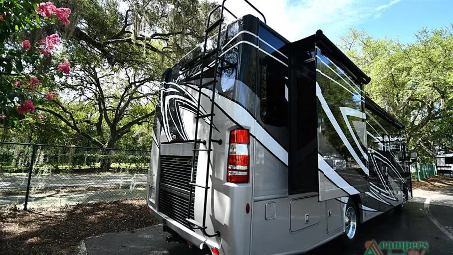2023 Thor Motor Coach Palazzo 33.5 - Photo 3