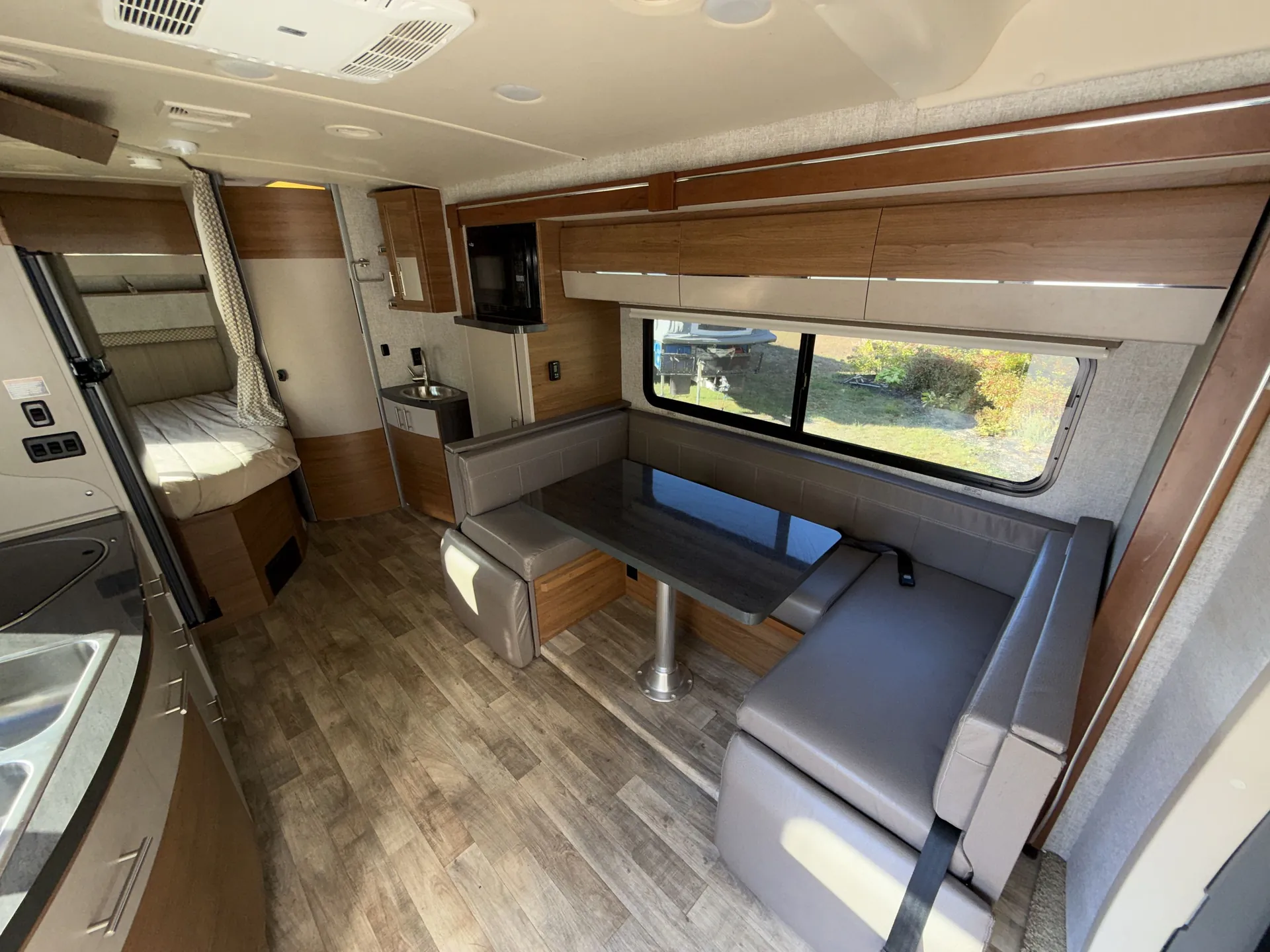 2016 Winnebago Navion 24J — living area main