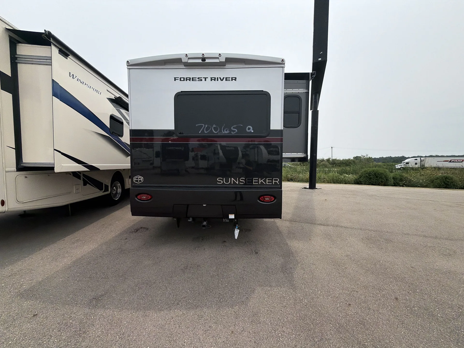 2027 Forest River Sunseeker 3010DS — backside