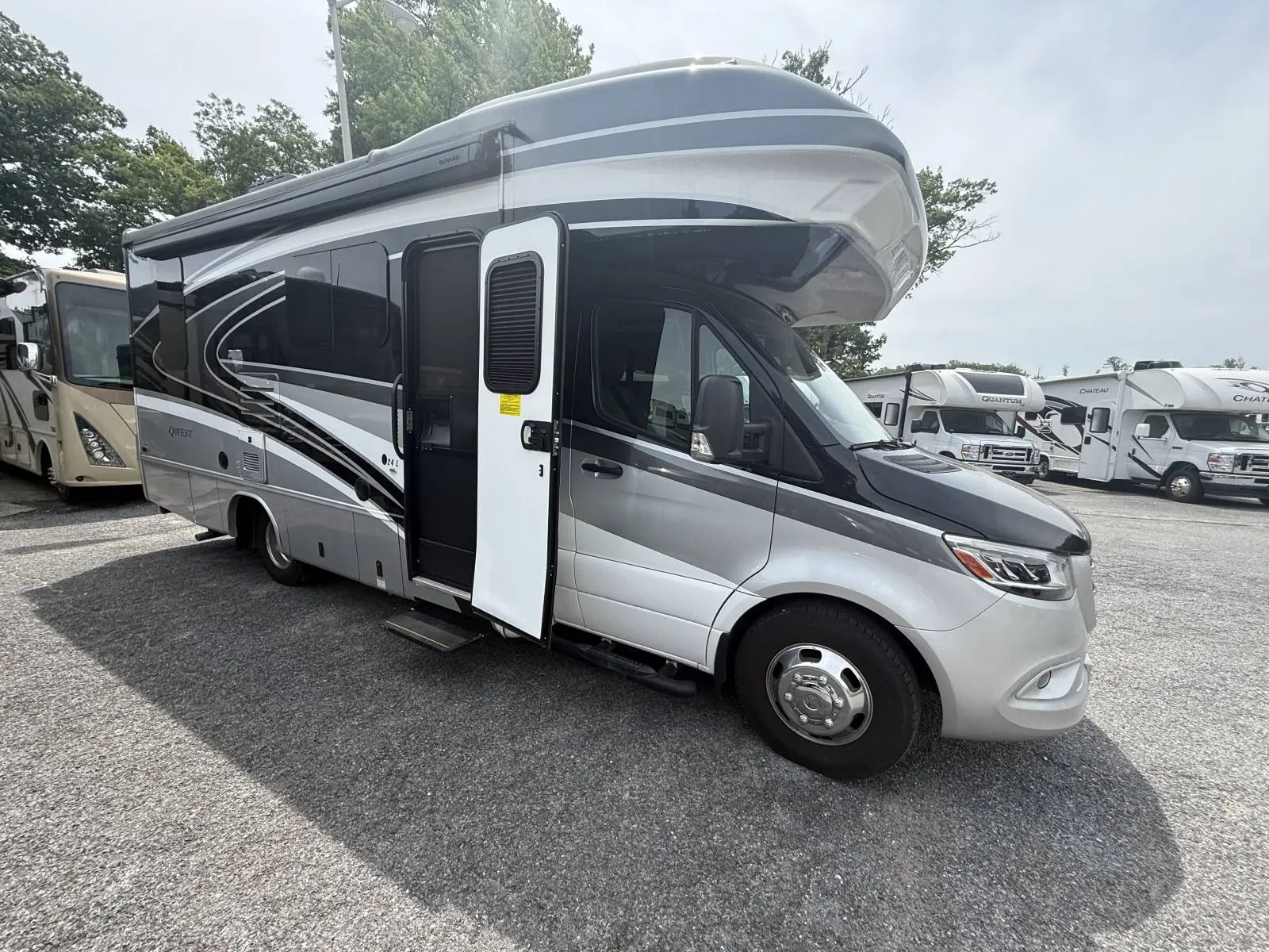 2023 Entegra Coach Qwest 24L - Photo 2