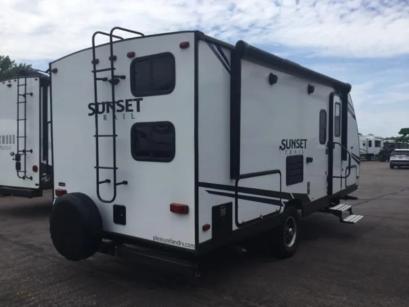2021 CrossRoads RV Sunset Trail 188BH - Photo 4