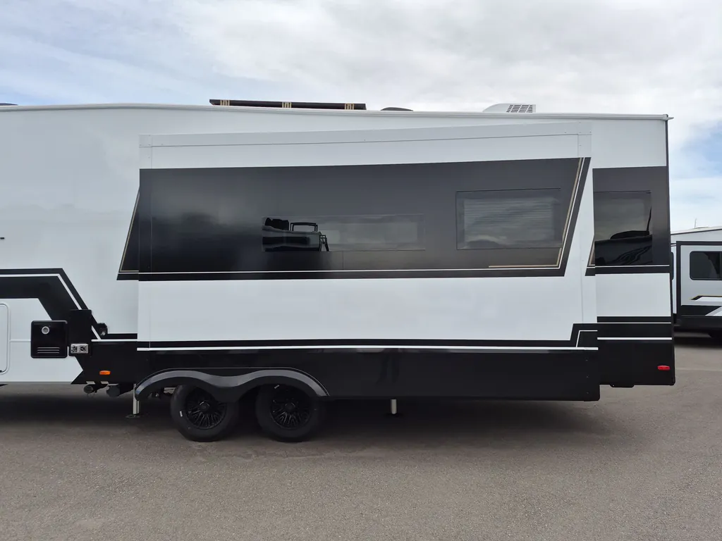 2026 Brinkley Model Z 3600, Photos photo 6