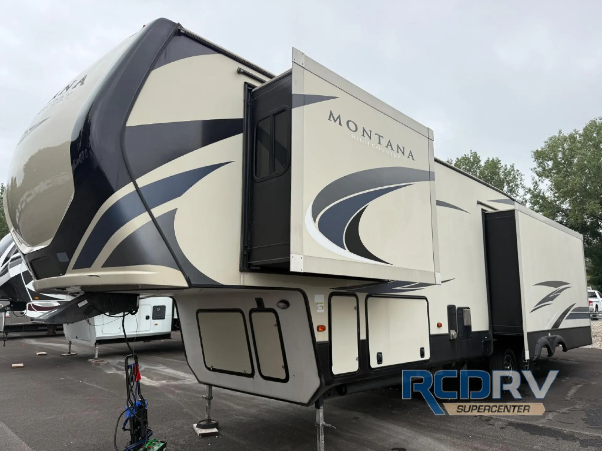 2018 Keystone Montana High Country 331RL - Photo 3