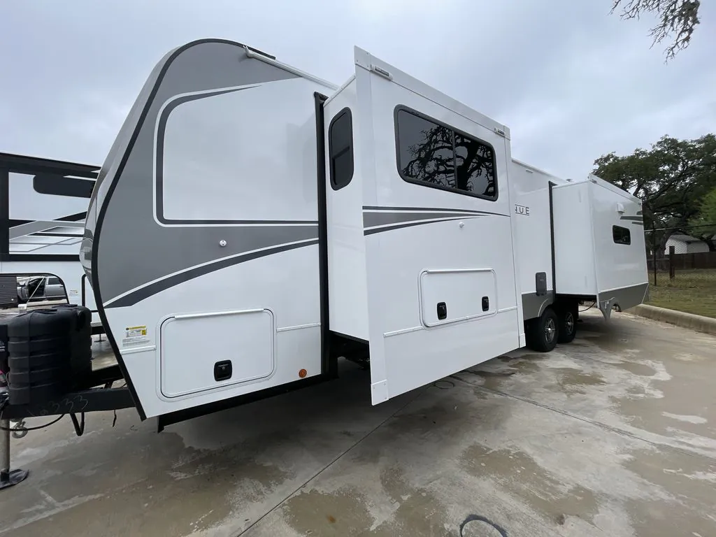 2026 Alliance RV Avenue 332RL - Photo 3