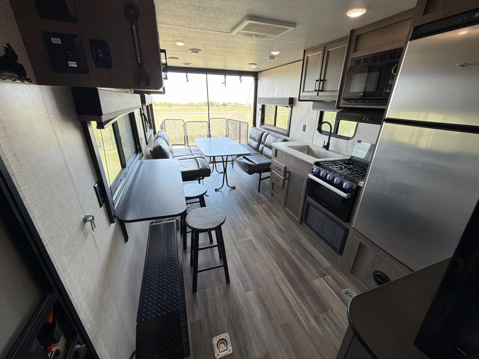 2023 Starcraft Autumn Ridge 263TH — living area main