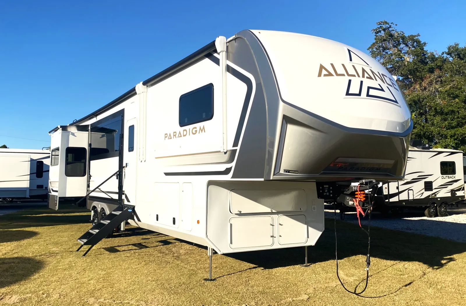 2026 Alliance RV Paradigm 388SP - Photo 2