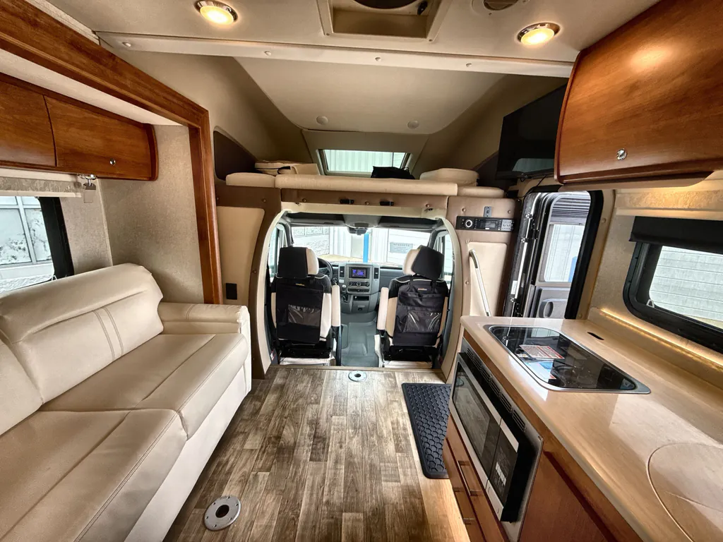 2019 Tiffin Wayfarer 25 QW, Photos photo 3
