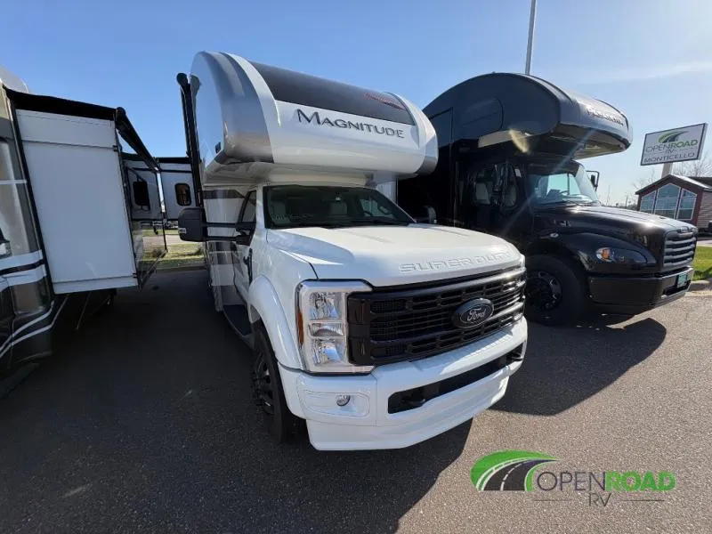 2026 Thor Motor Coach Magnitude GRAND X32 - Photo 2