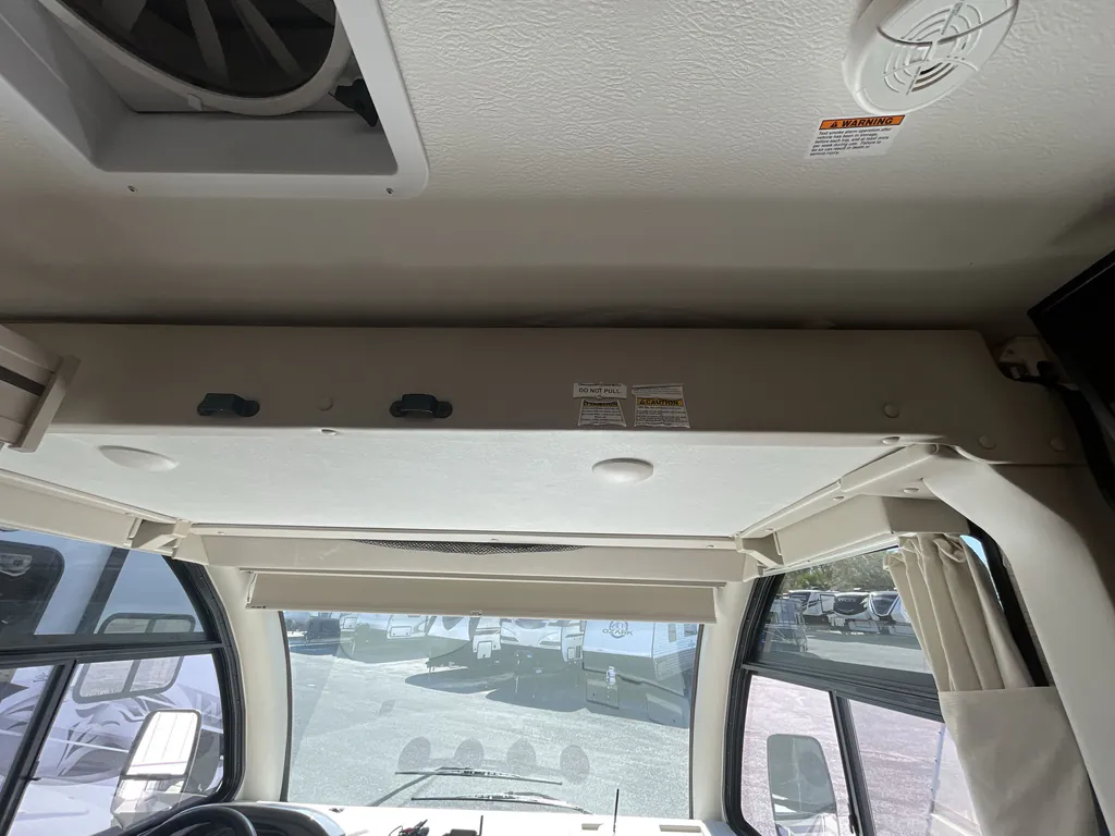 2023 Thor Motor Coach Vegas 24.3, Photos photo 19