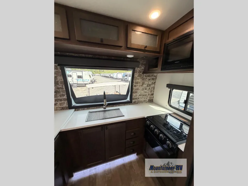2021 Forest River XLR Hyperlite 3310, Photos photo 35