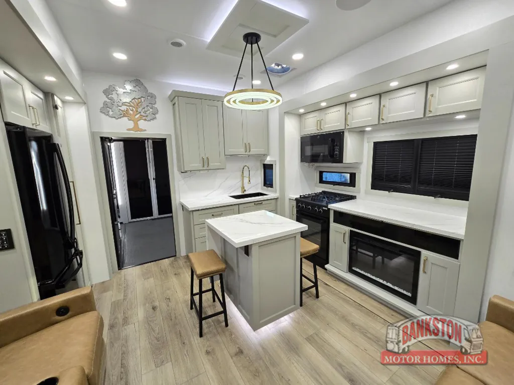 2026 Brinkley Model G 3520, Photos photo 7