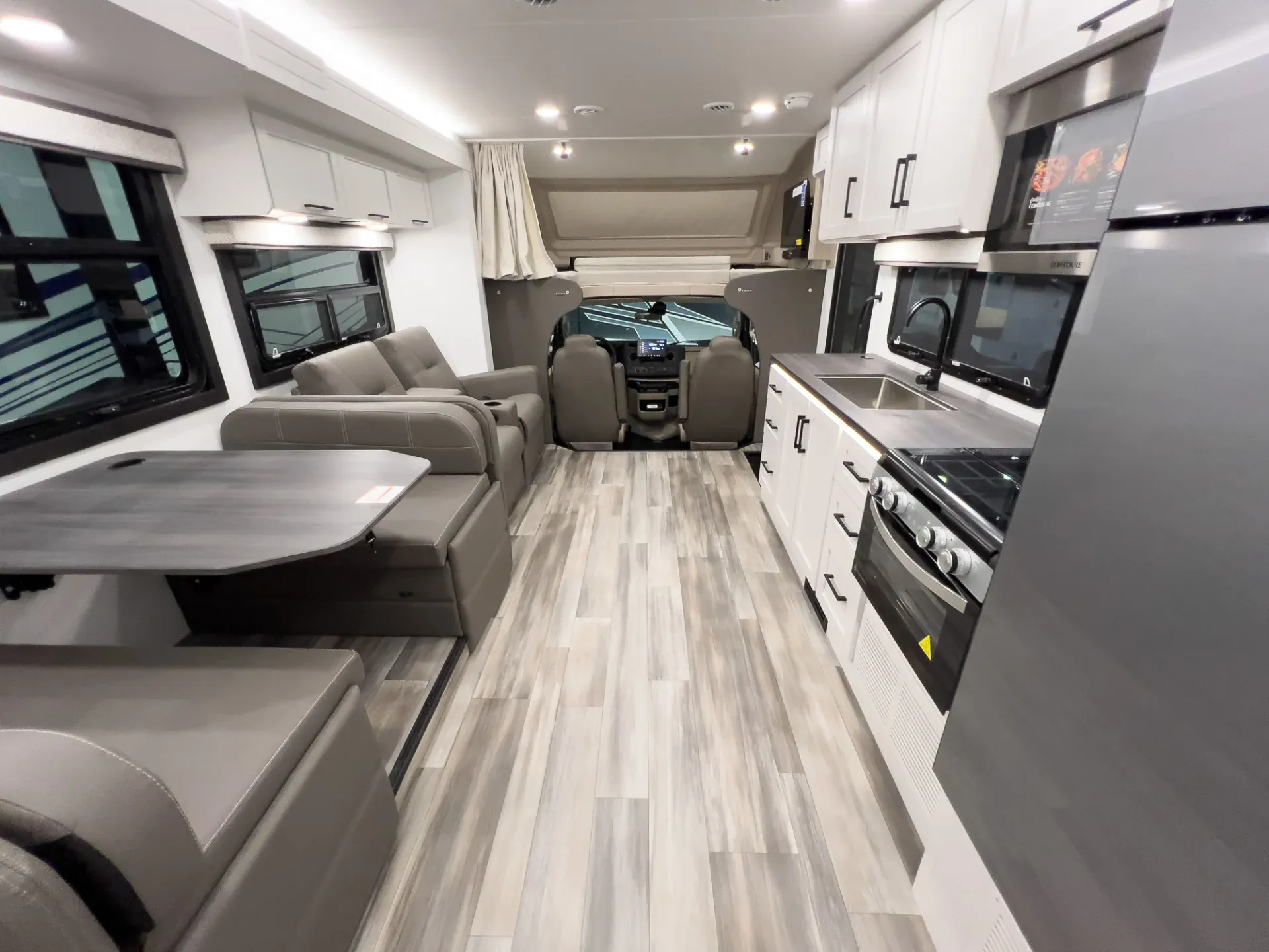 2026 Jayco Greyhawk 29MV - Photo 4