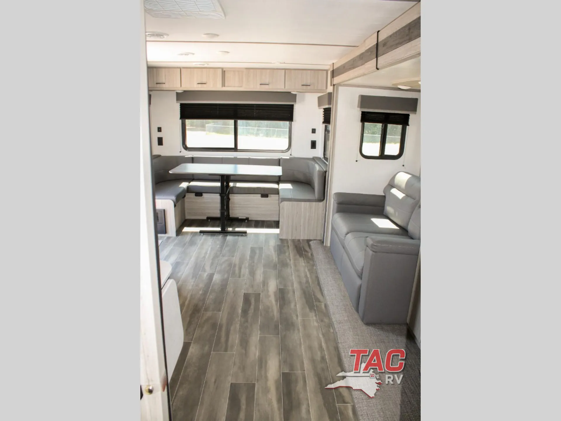 2022 Keystone Passport SL 252RD - Photo 4