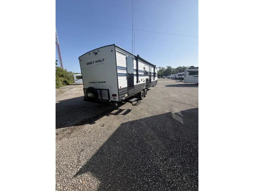 2027 Forest River Cherokee Grey Wolf 26KF, Photos photo 10