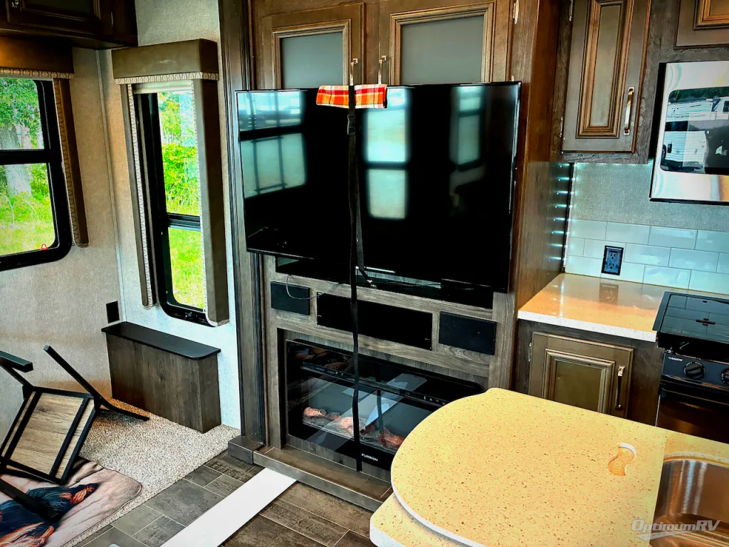 2018 Keystone Montana High Country 385BR, Photos photo 10