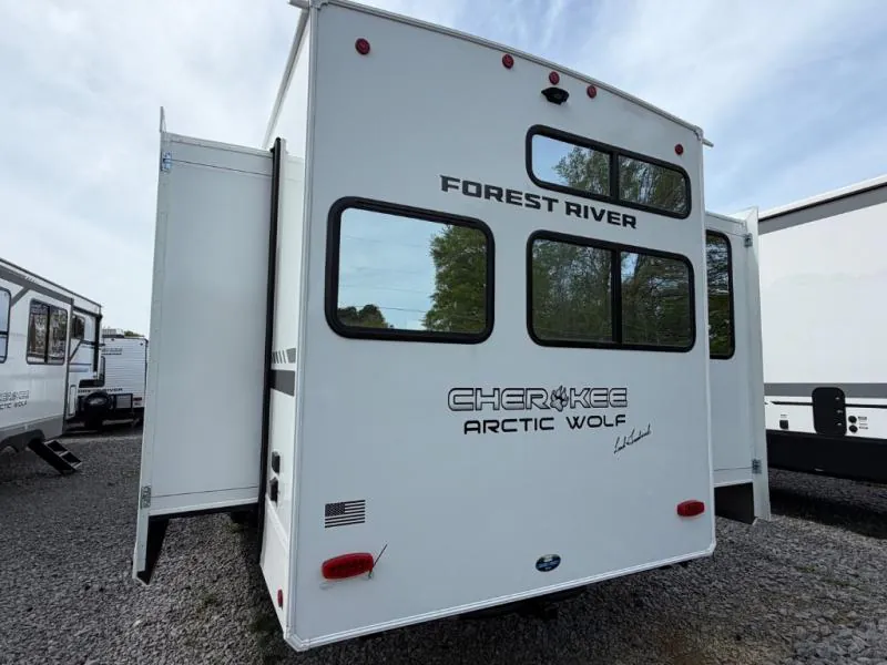 2026 Forest River Cherokee Arctic Wolf 38LEAHG — Photo 6