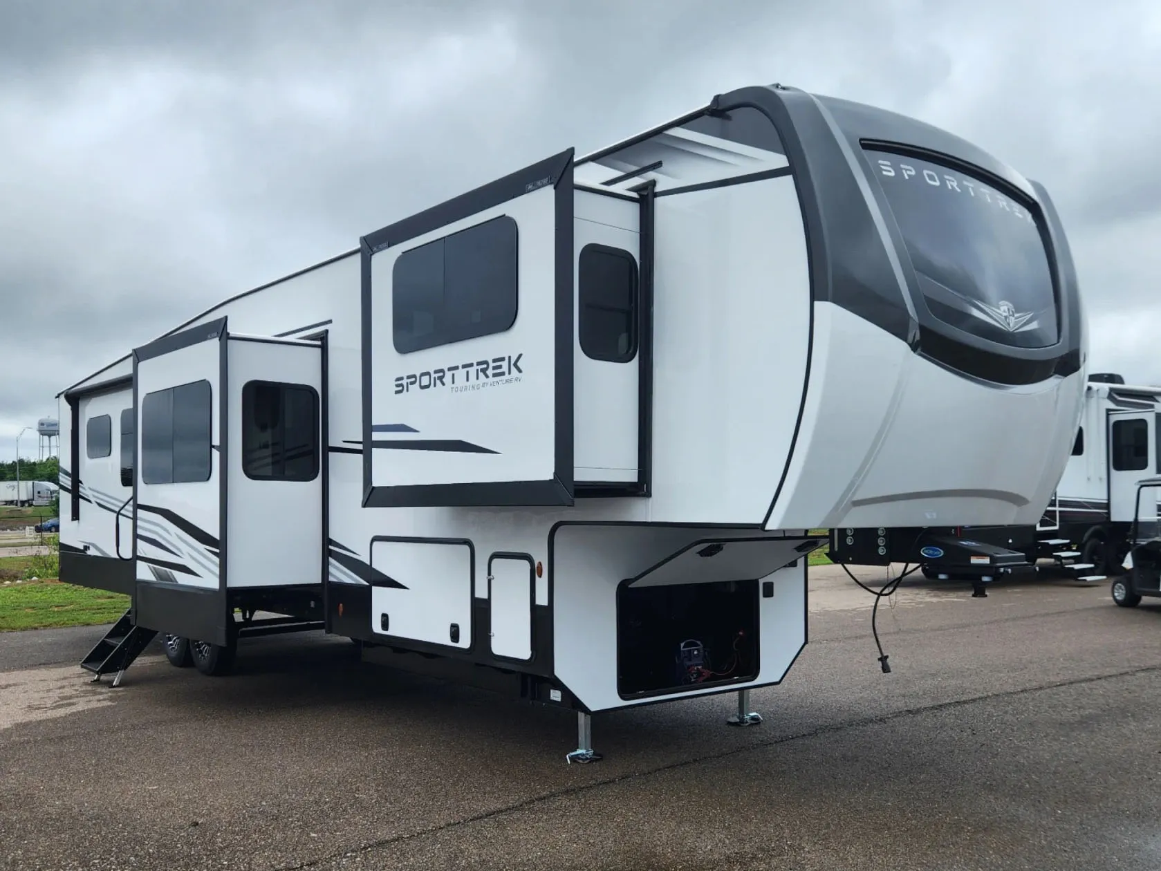 2026 Venture RV SportTrek 5 Touring Edition STTF365VFL - Main photo