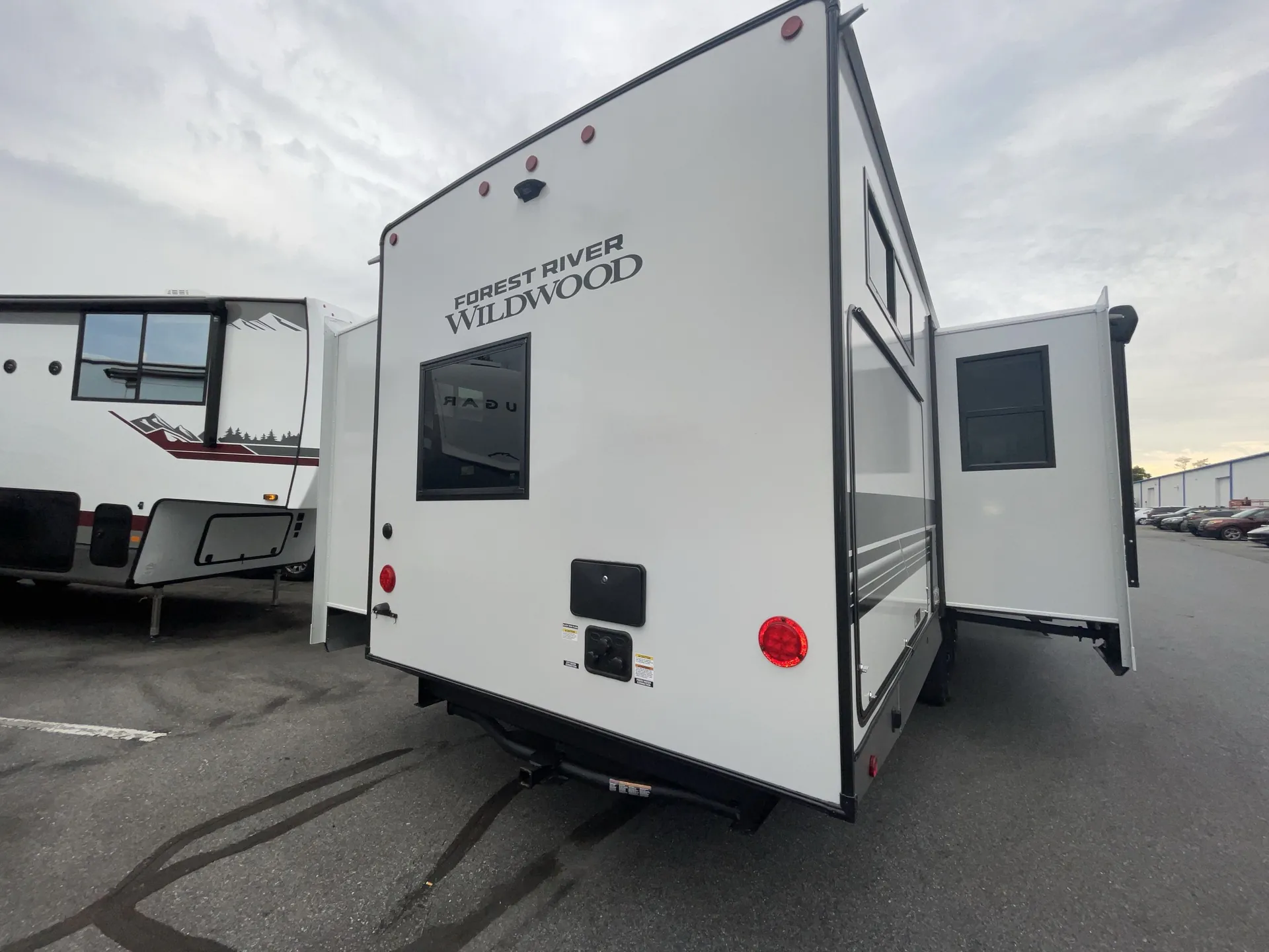 2027 Forest River Wildwood Heritage Glen 310BHI — backside