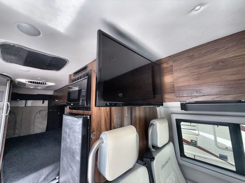 2022 Winnebago Travato 59G, Photos photo 13