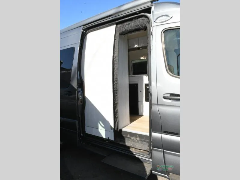 2025 Roadtrek Roadtrek Agile SS AWD - Photo 4